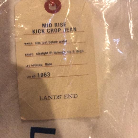 Women’s Lands’ End mid rise kick crop Jean 22w - Picture 2 of 3